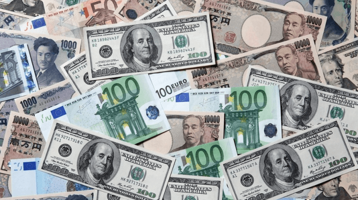 Dolar amerykański rośnie wraz ze wzrostem rentowności obligacji skarbowych